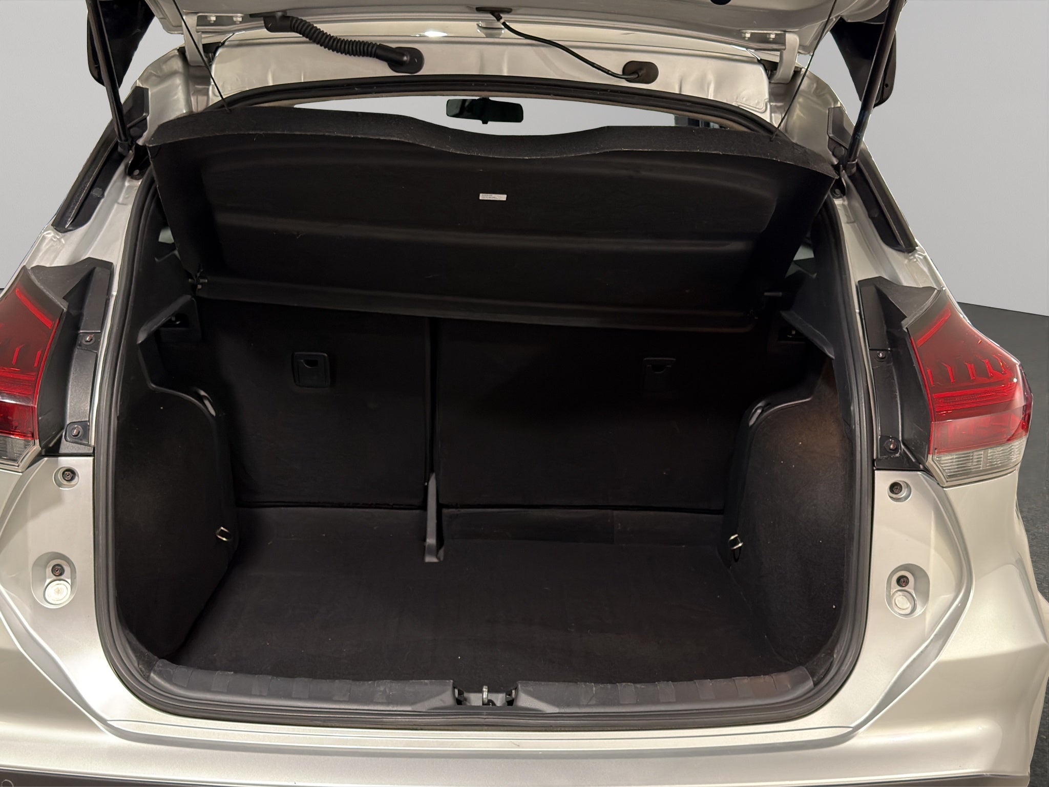 2023 Nissan Kicks VUD 5 pts. Platinum e-Power, E-REV, TA, piel, ADAS, RA-17