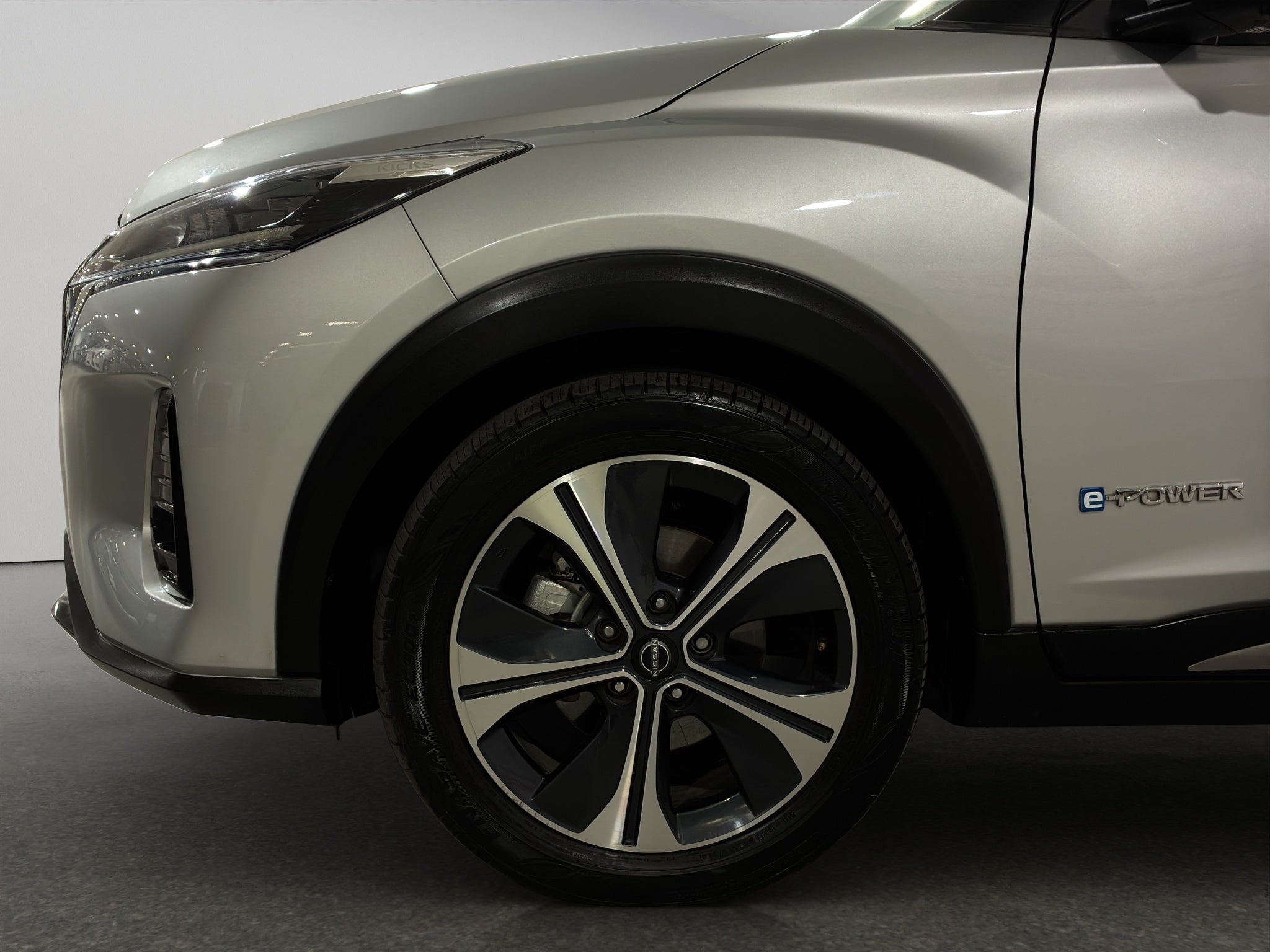 2023 Nissan Kicks VUD 5 pts. Platinum e-Power, E-REV, TA, piel, ADAS, RA-17