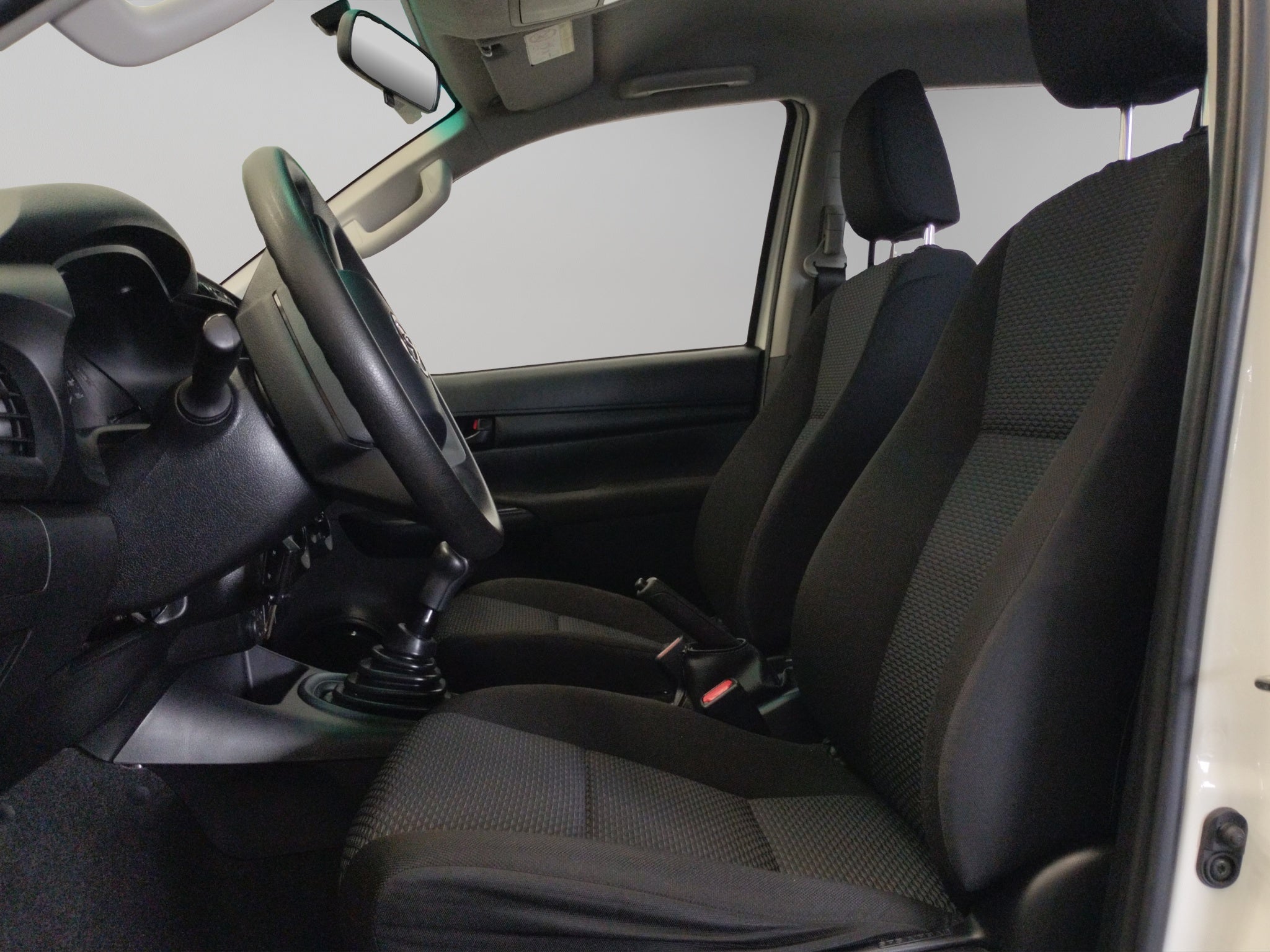 2023 Toyota Comerciales Hilux Pick-Up 4 pts. Base, Doble Cab., TM5, a/ac., VE del.