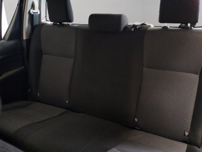 2023 Toyota Comerciales Hilux Pick-Up 4 pts. Base, Doble Cab., TM5, a/ac., VE del.