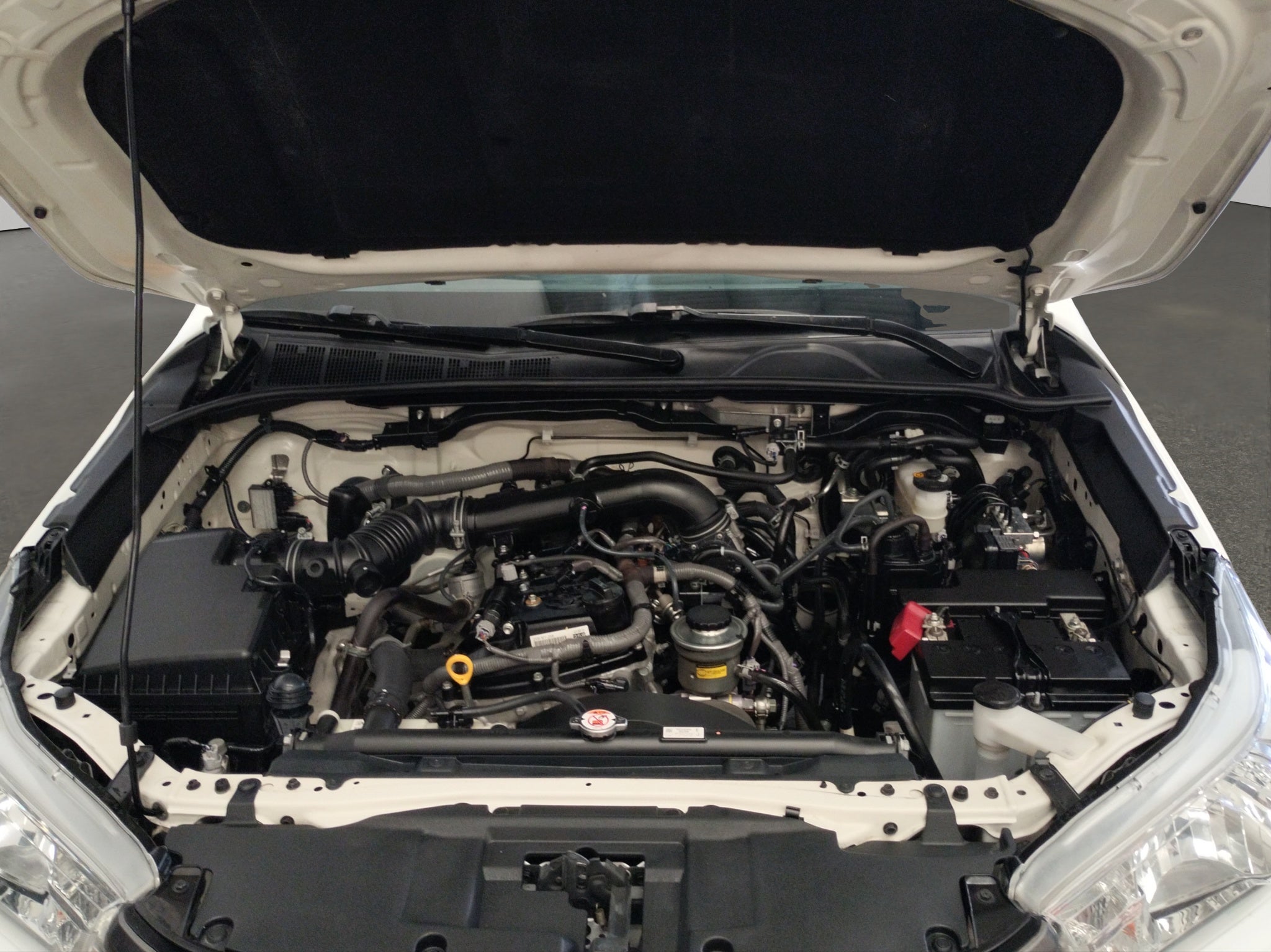 2023 Toyota Comerciales Hilux Pick-Up 4 pts. Base, Doble Cab., TM5, a/ac., VE del.