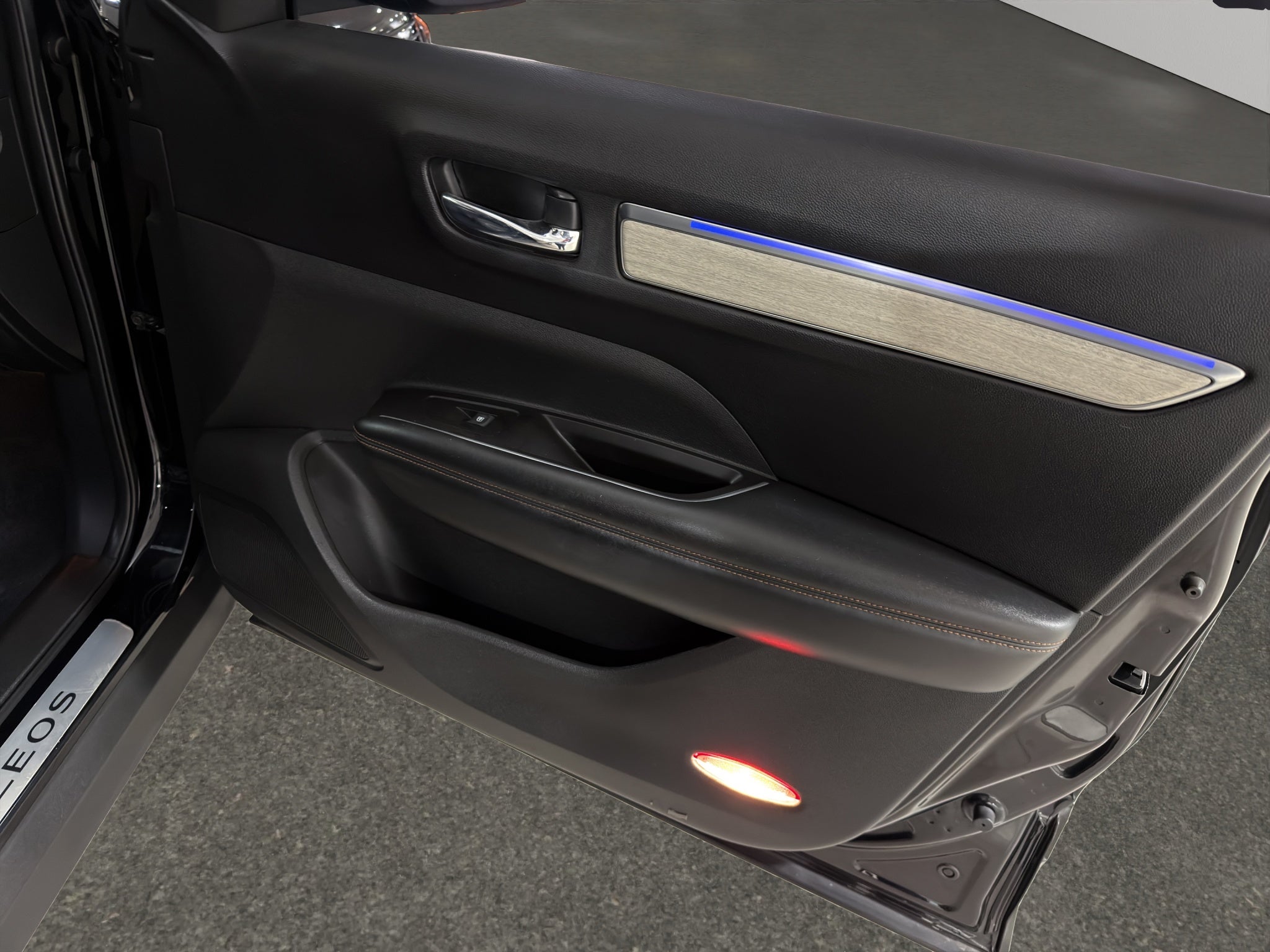 2023 Renault Koleos VUD 5 pts. Iconic, TA, climatronic, piel, QCP, GPS, RA-19