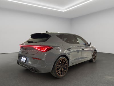 2024 Cupra León 5 pts. High, 300 HP, 2.0T, DSG, QC, RA-19 (línea anterior)