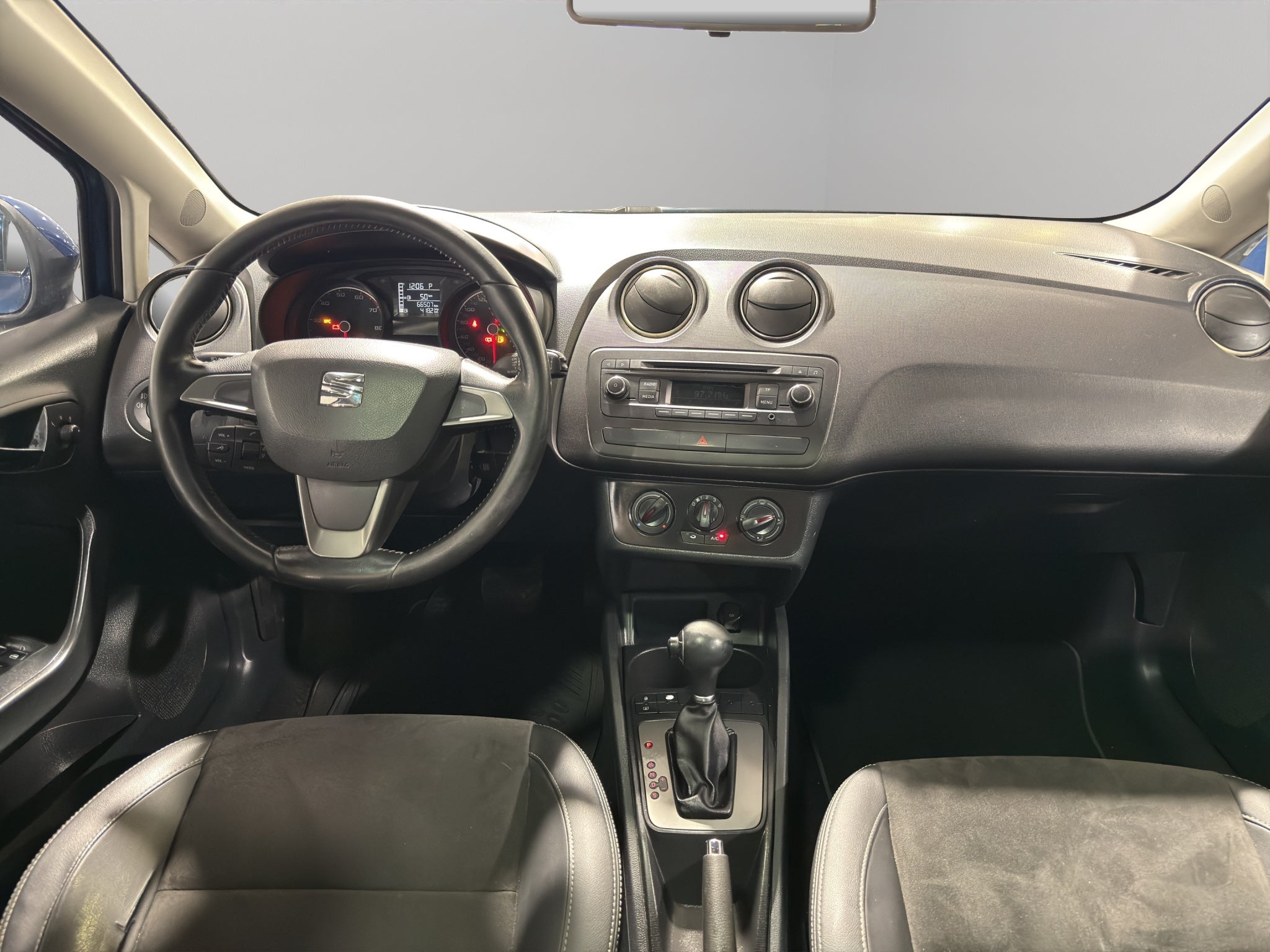 2015 Seat Ibiza 5 pts. Style, 105 HP, 1.6l, DSG, a/ac., QC, CD, RA-15