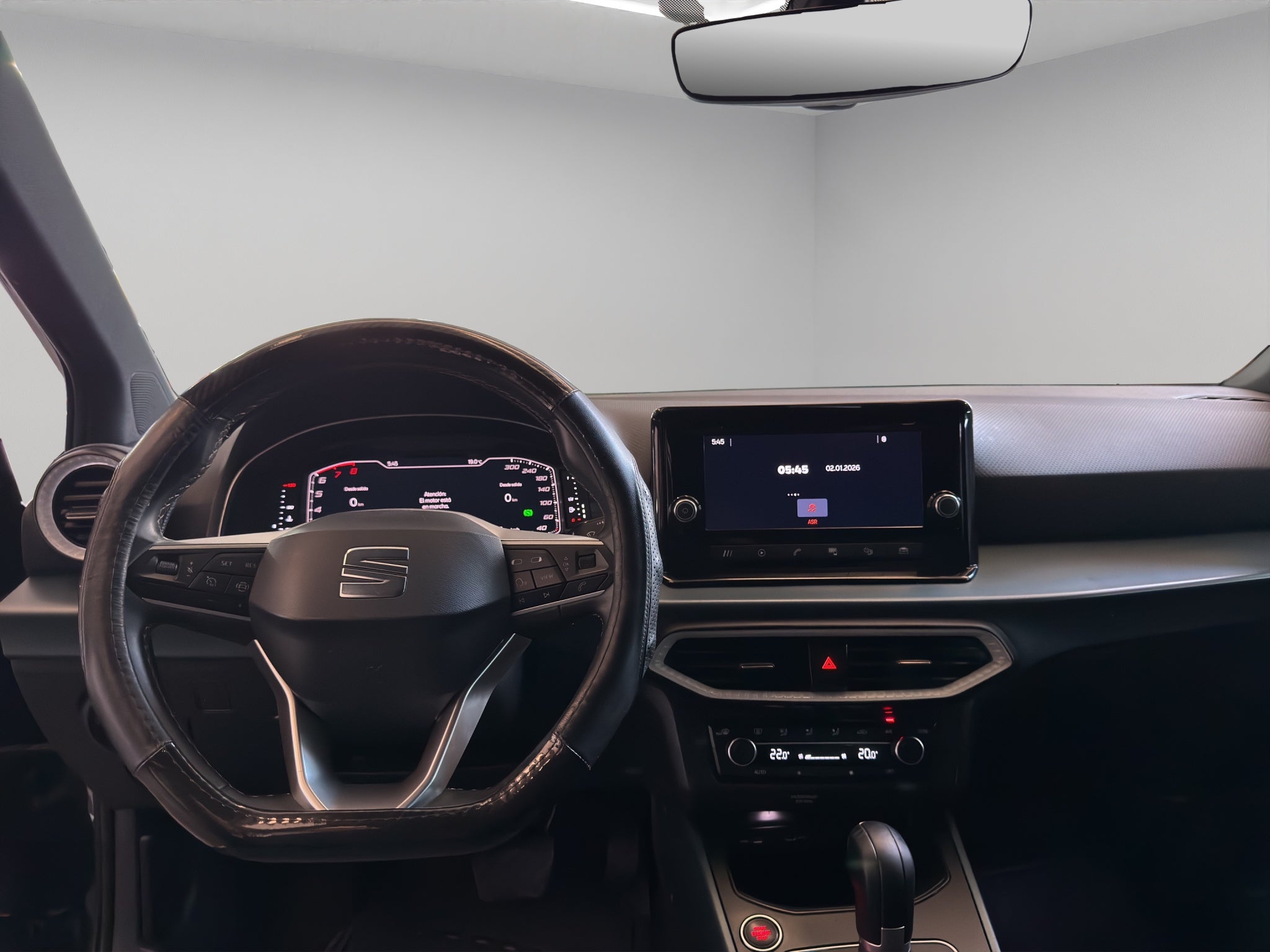 2023 Seat Arona VUD 5 pts. Xperience, 1.6l, climatronic, f. led, cámara reversa, RA-17