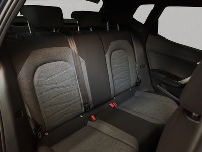 2023 Seat Arona VUD 5 pts. Xperience, 1.6l, climatronic, f. led, cámara reversa, RA-17