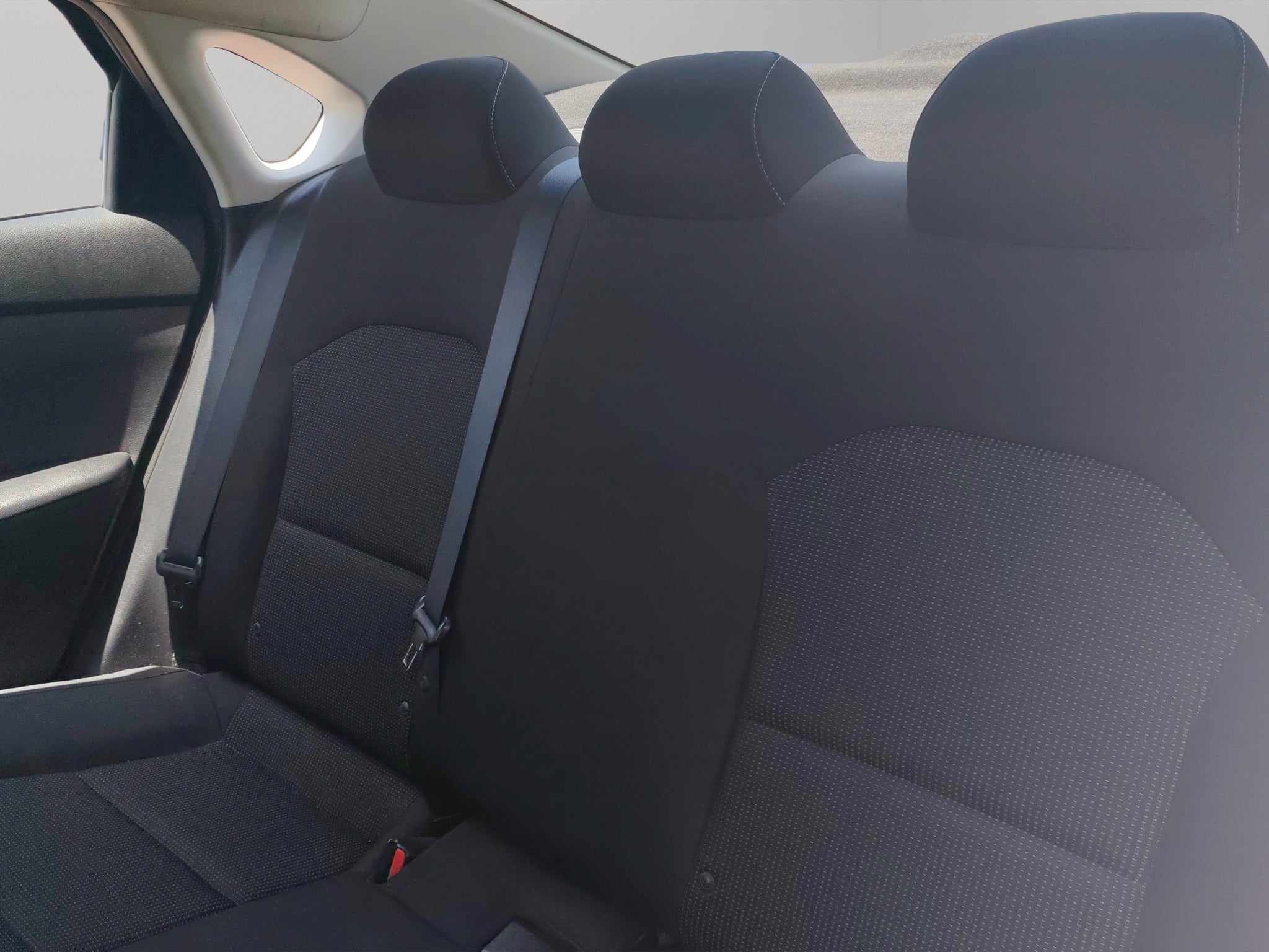 2020 Kia Forte 4 pts. L, 2.0l, TM6, a/ac., sin botón encend., R-16