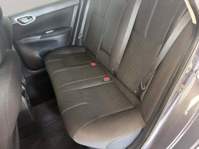 2016 Nissan Sentra 4 pts. Advance, TM6, a/ac., f. niebla, RA-16 (línea anterior)