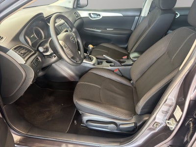 2016 Nissan Sentra 4 pts. Advance, TM6, a/ac., f. niebla, RA-16 (línea anterior)