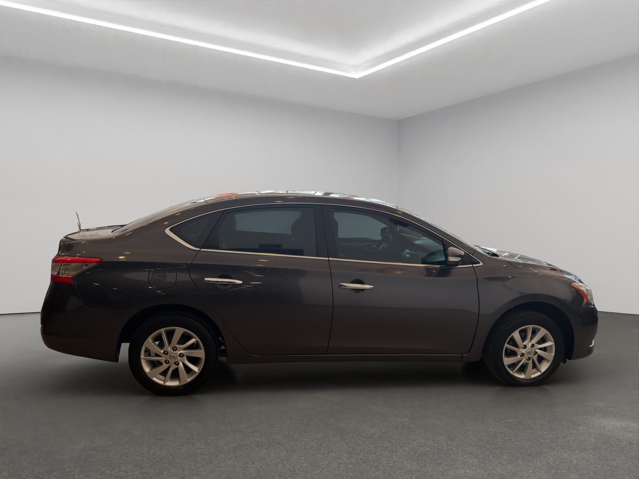 2016 Nissan Sentra 4 pts. Advance, TM6, a/ac., f. niebla, RA-16 (línea anterior)