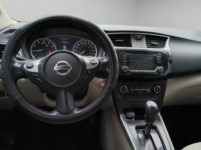 2018 Nissan Sentra 4 pts. Advance, TM6, a/ac., f. niebla, RA-16