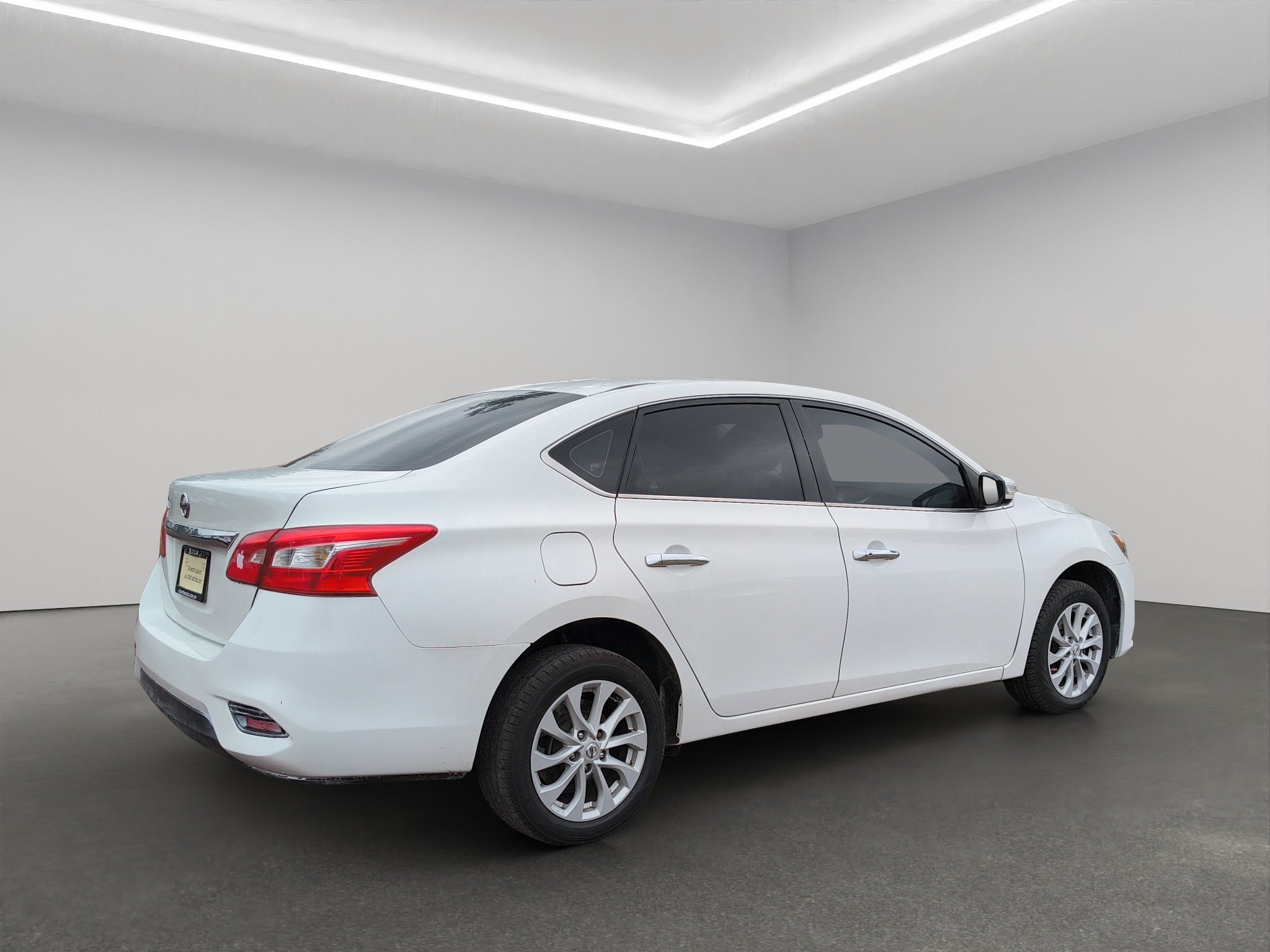 2018 Nissan Sentra 4 pts. Advance, TM6, a/ac., f. niebla, RA-16