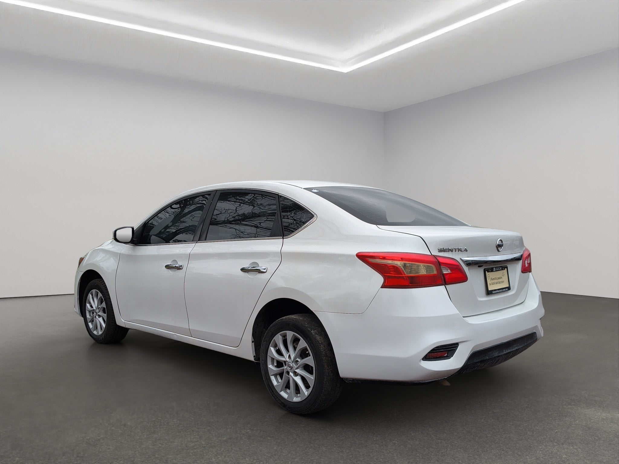 2018 Nissan Sentra 4 pts. Advance, TM6, a/ac., f. niebla, RA-16