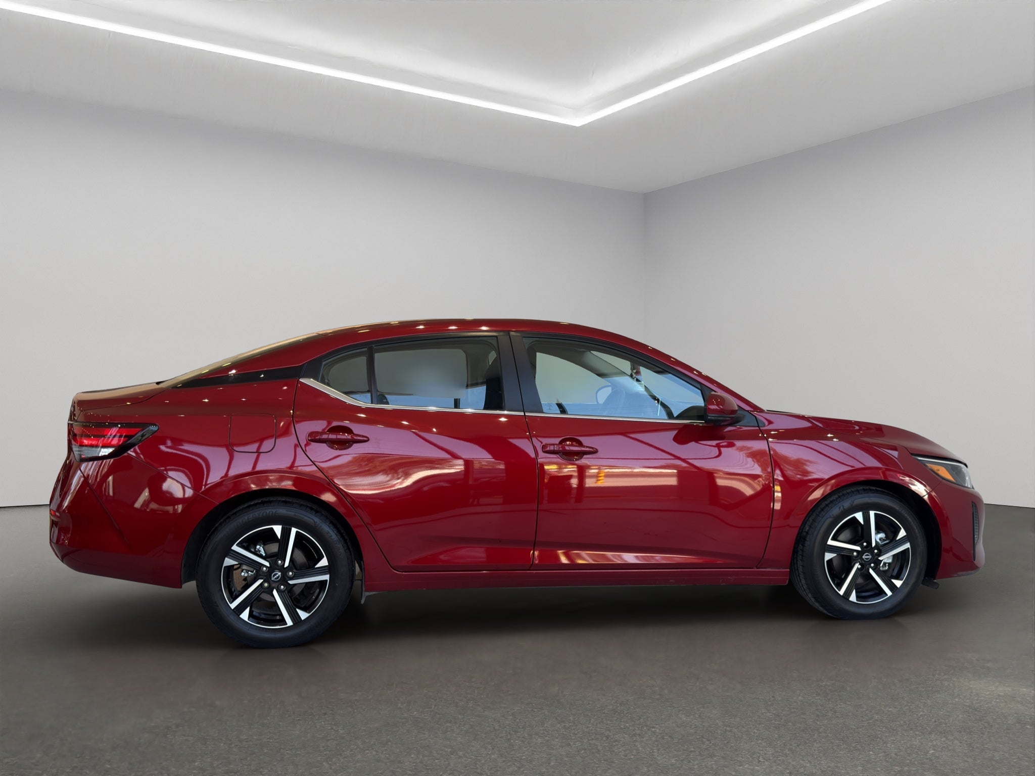 2025 Nissan Sentra 4 pts. Advance, TM6, a/ac., f. niebla, RA-16