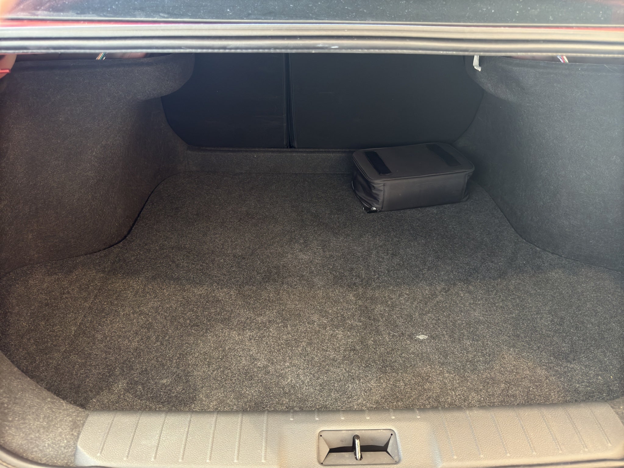 2025 Nissan Sentra 4 pts. Advance, TM6, a/ac., f. niebla, RA-16