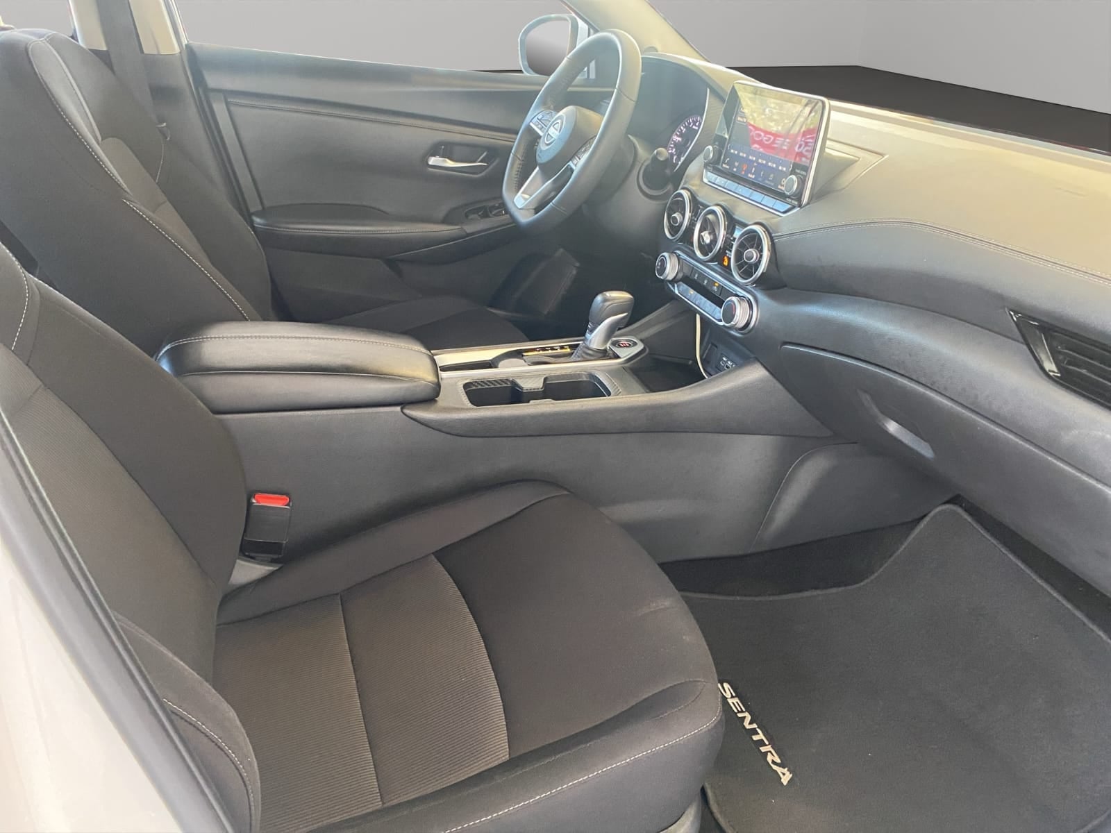 2024 Nissan Sentra 4 PTS ADVANVE TA 6 A/AC F NIEBLA RA 16