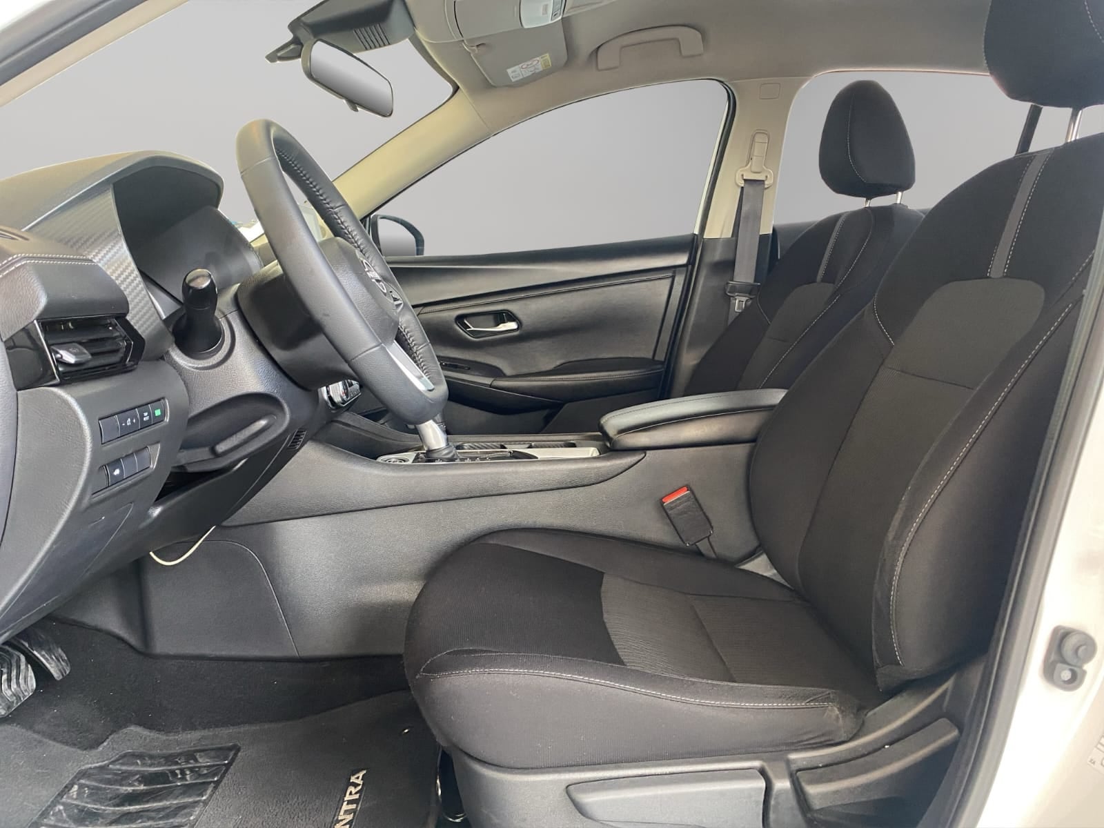 2024 Nissan Sentra 4 PTS ADVANVE TA 6 A/AC F NIEBLA RA 16