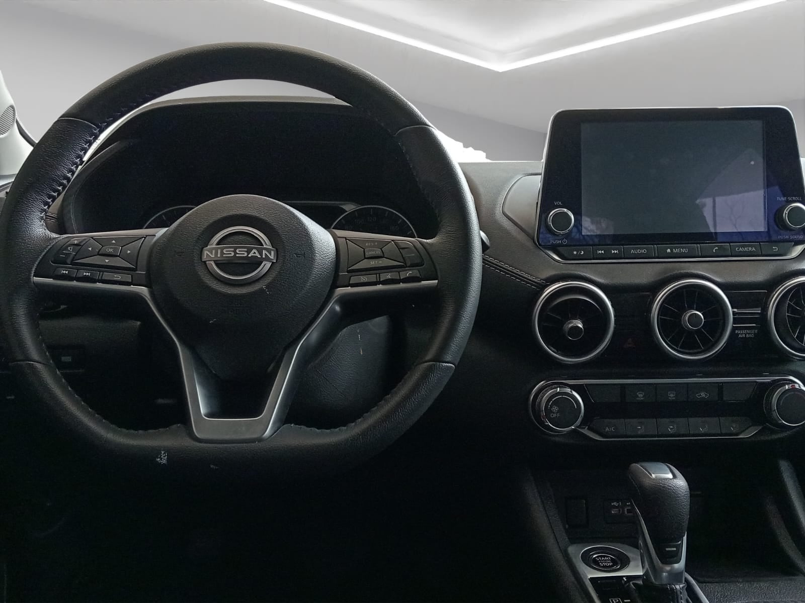 2024 Nissan Sentra 4 pts. Advance, TM6, a/ac., f. niebla, RA-16