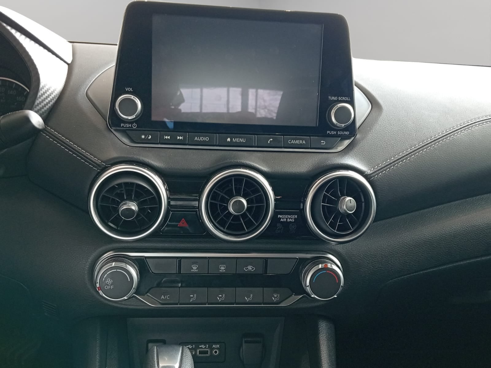 2024 Nissan Sentra 4 pts. Advance, TM6, a/ac., f. niebla, RA-16