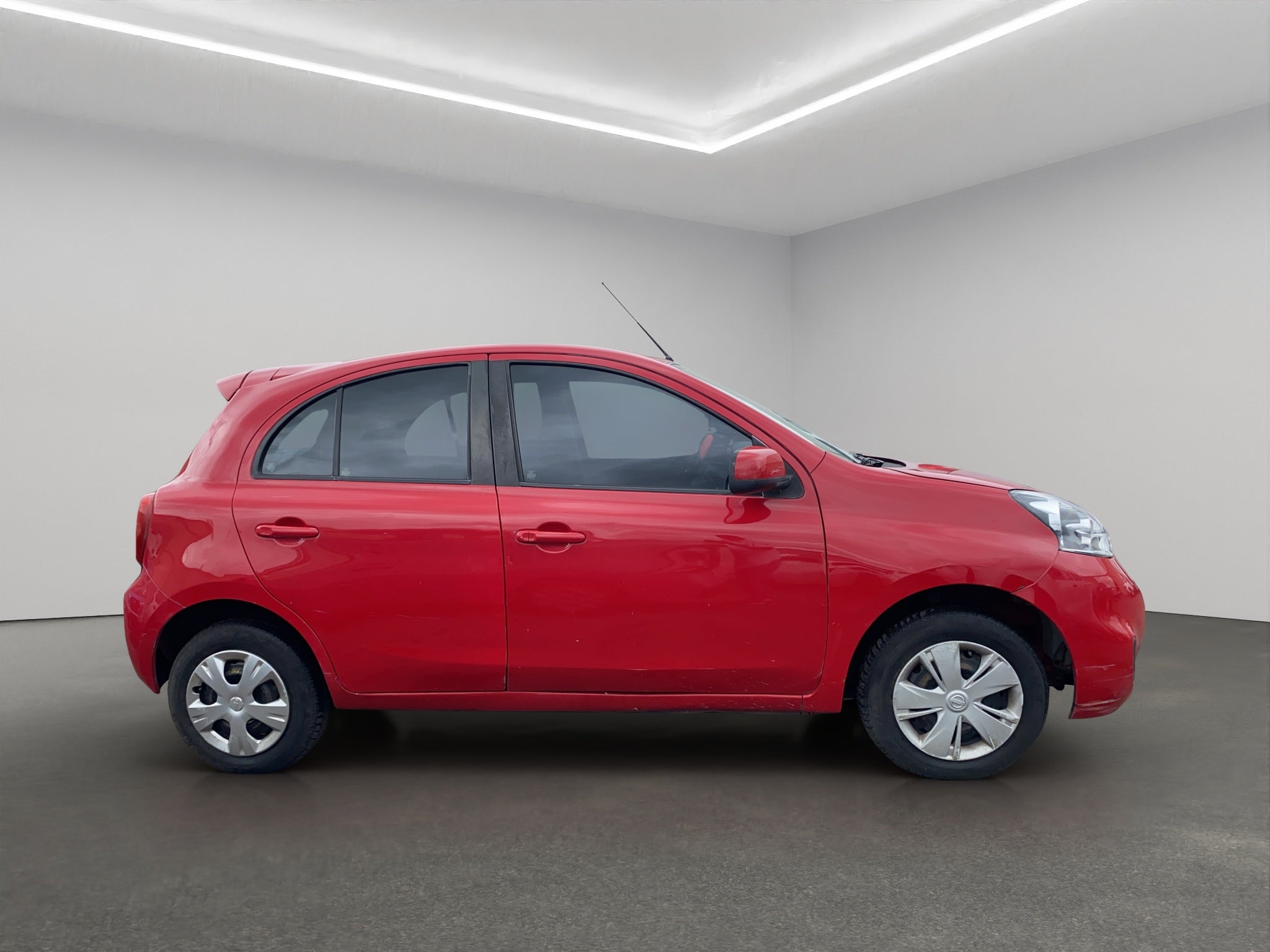 2018 Nissan March 5 pts. HB Sense, TM5, a/ac., CD, Bluetooth, R-14