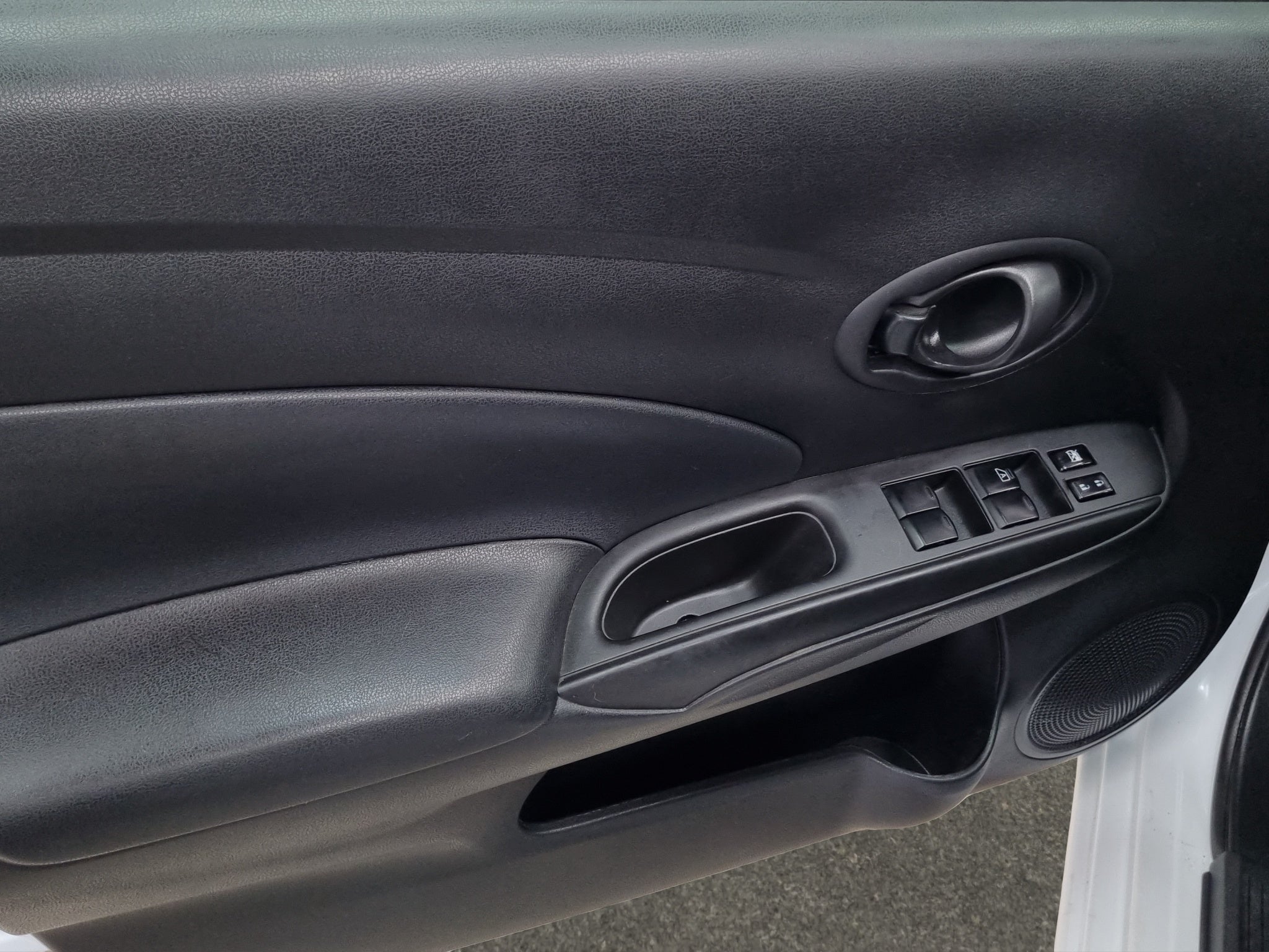 2023 Nissan V-Drive 4 pts. Base, TM5, a/ac., VE, RA-15