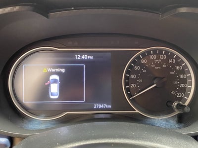 2024 Nissan Versa 4 pts. Advance, TM5, a/ac., f. niebla, RA-16
