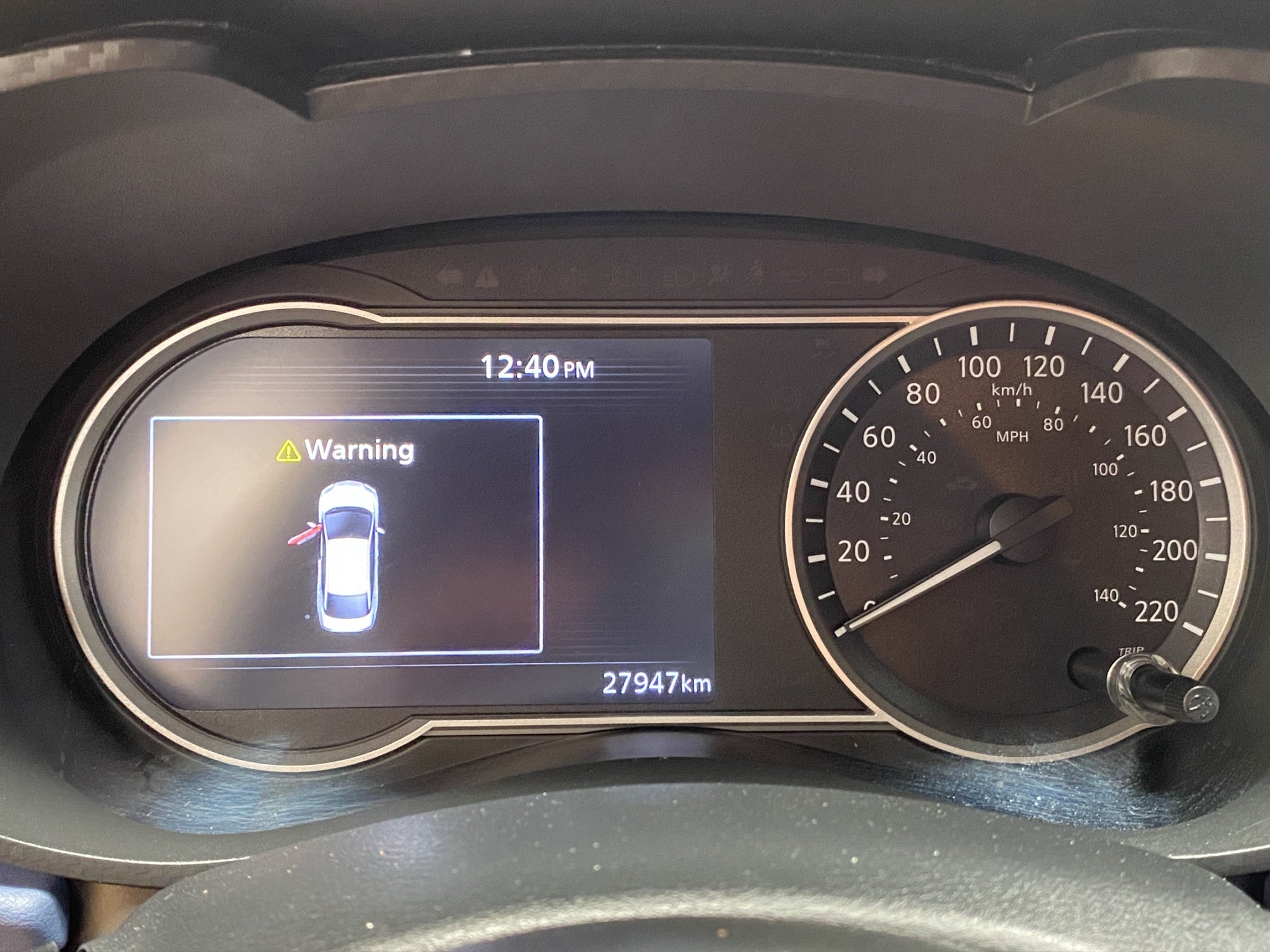 2024 Nissan Versa 4 pts. Advance, TM5, a/ac., f. niebla, RA-16