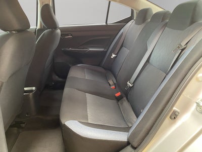 2024 Nissan Versa 4 pts. Advance, TM5, a/ac., f. niebla, RA-16