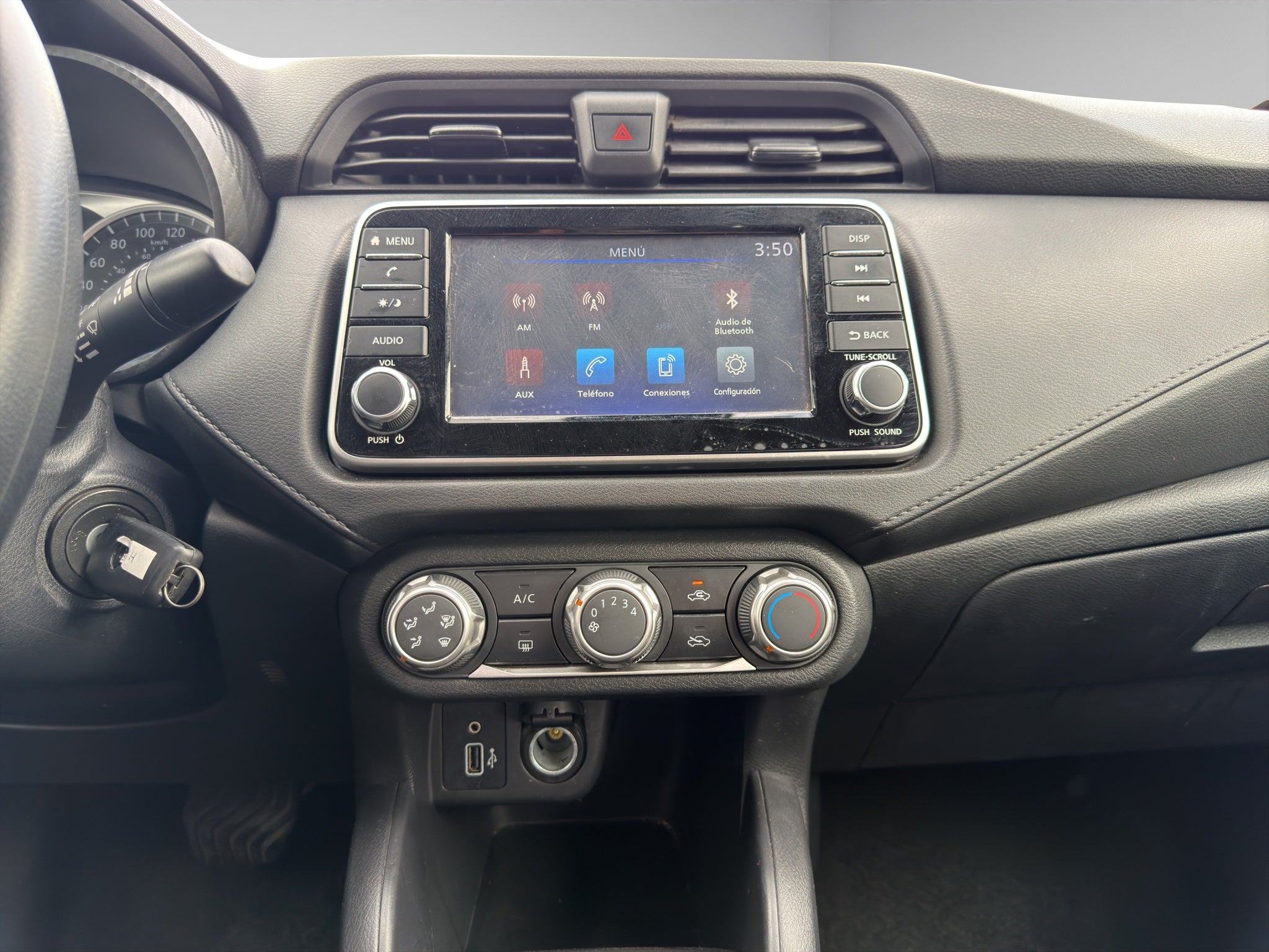 2024 Nissan Versa 4 pts. Sense, TM5, a/ac., R-15