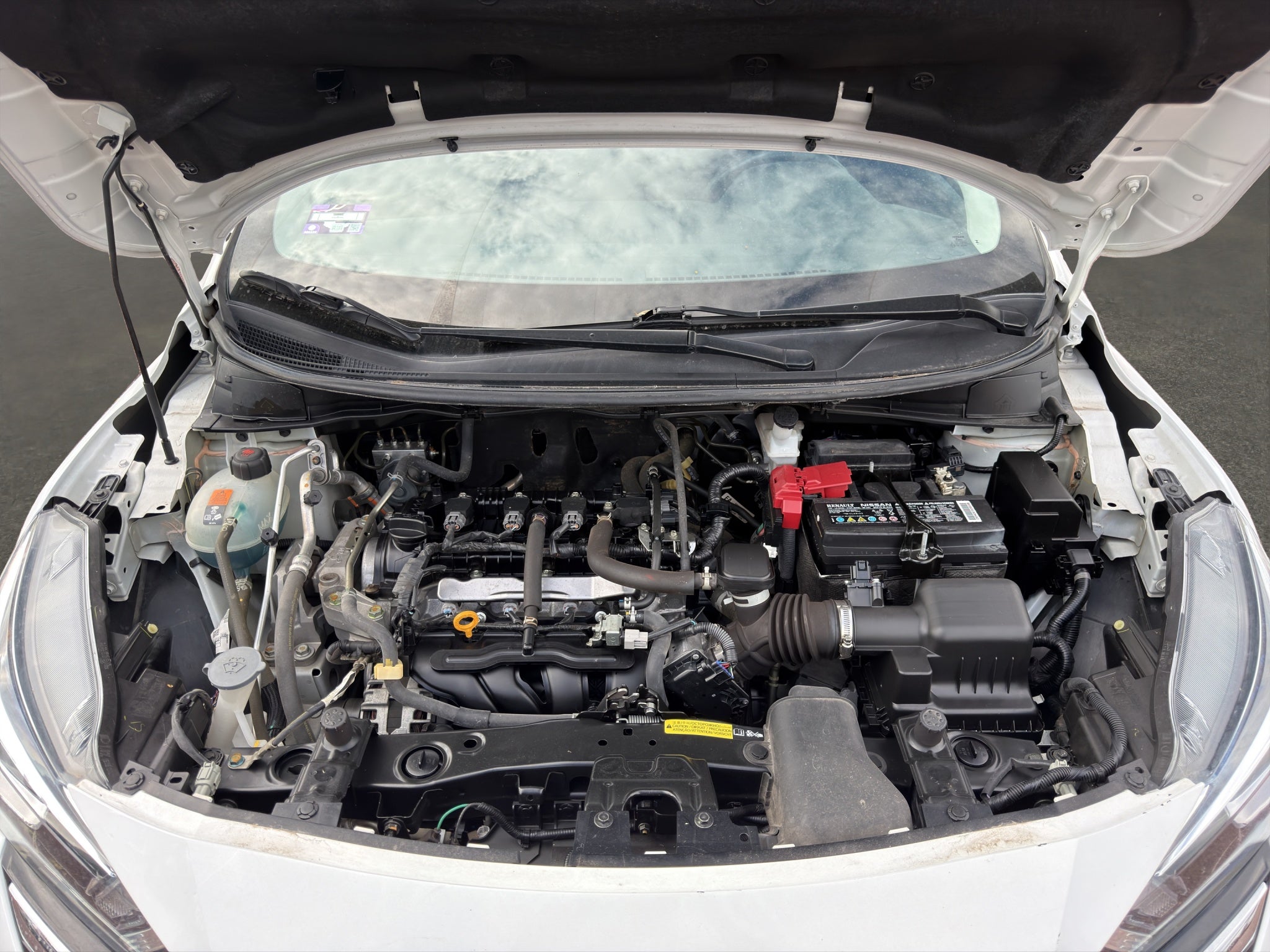 2024 Nissan Versa 4 pts. Sense, TM5, a/ac., R-15