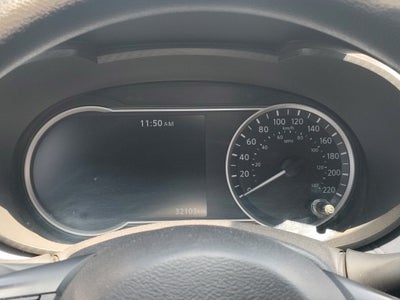 2024 Nissan Versa 4 pts. Advance, TM5, a/ac., f. niebla, RA-16