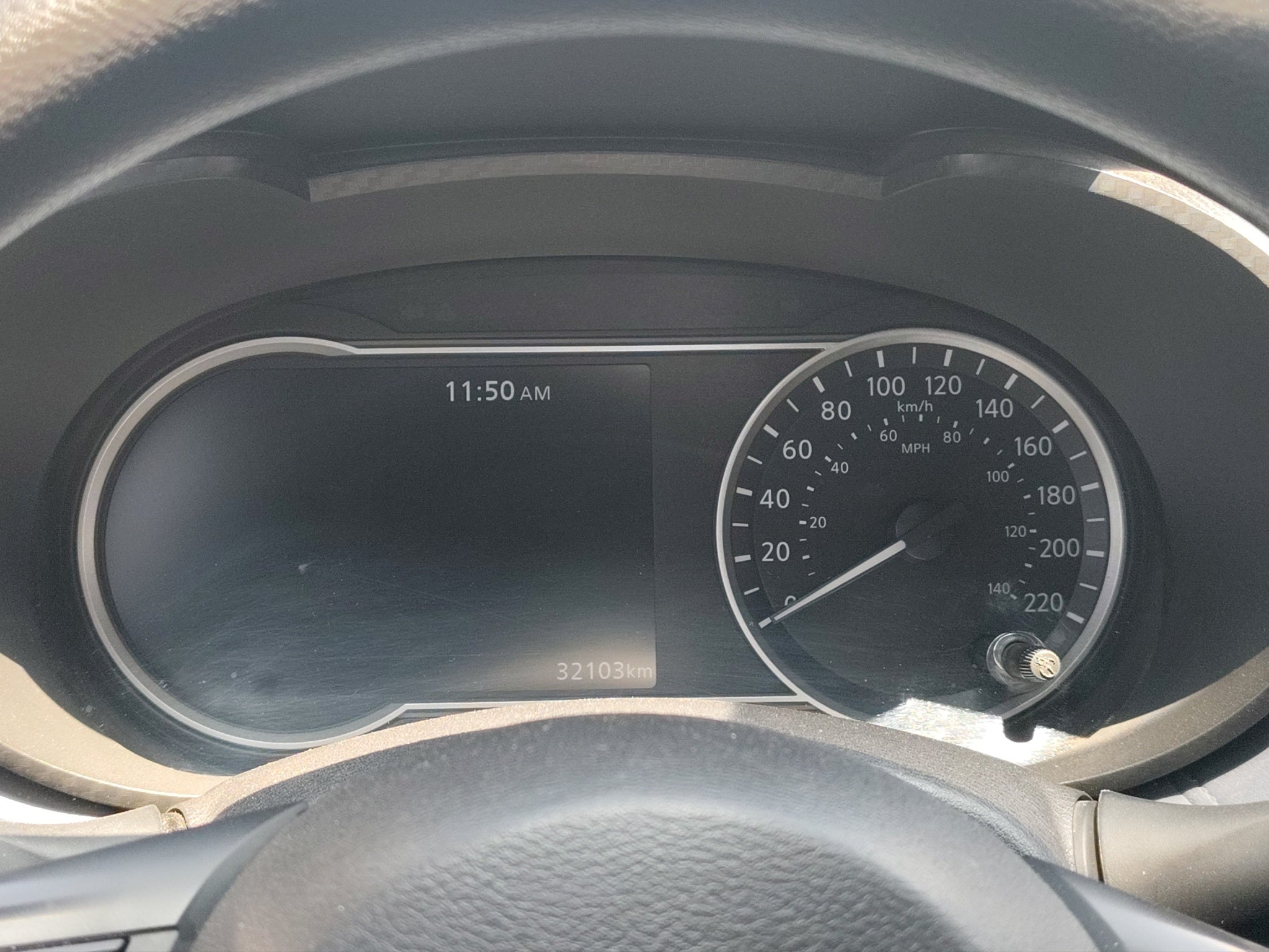 2024 Nissan Versa 4 pts. Advance, TM5, a/ac., f. niebla, RA-16