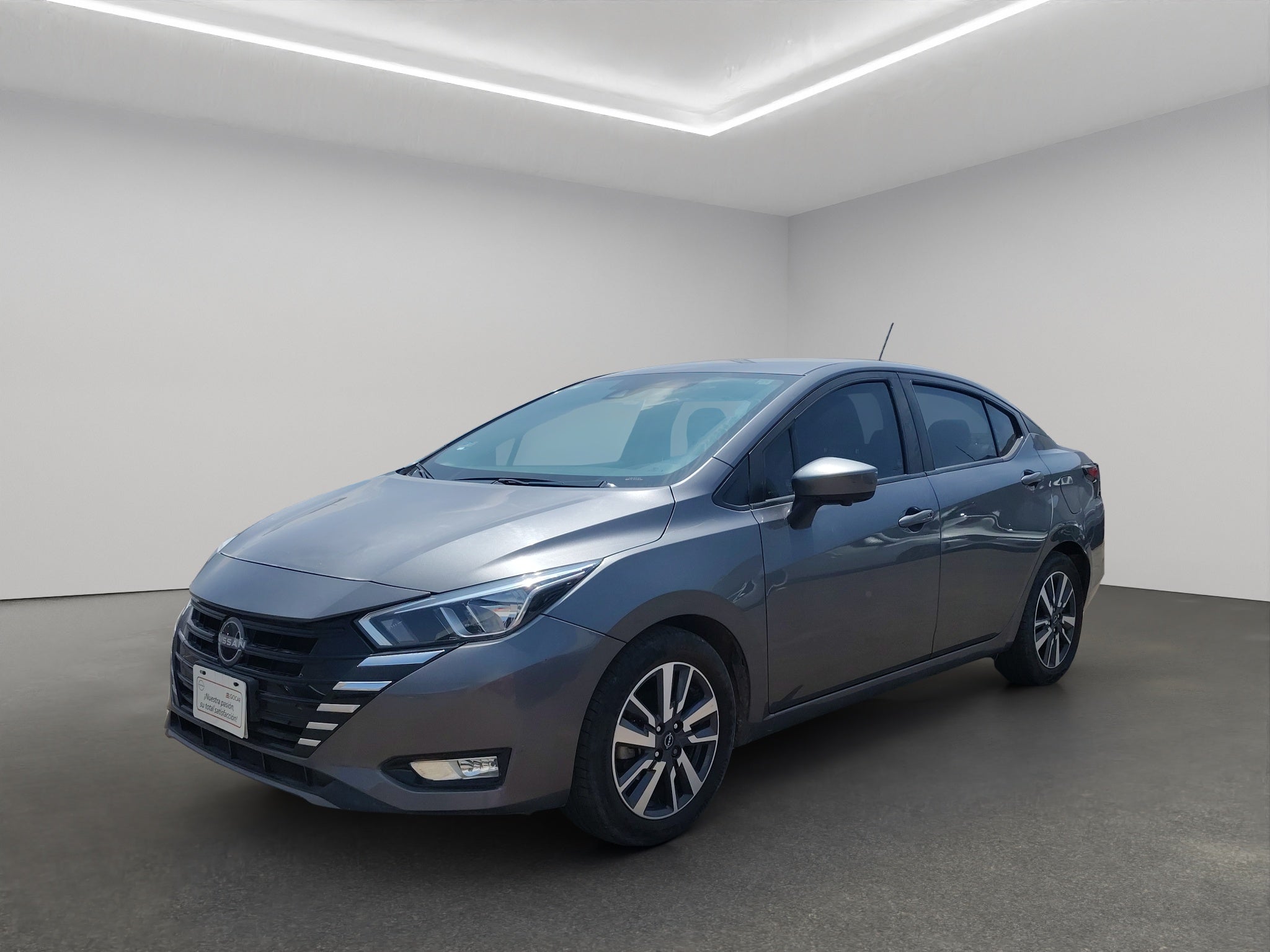 2024 Nissan Versa 4 pts. Advance, TM5, a/ac., f. niebla, RA-16