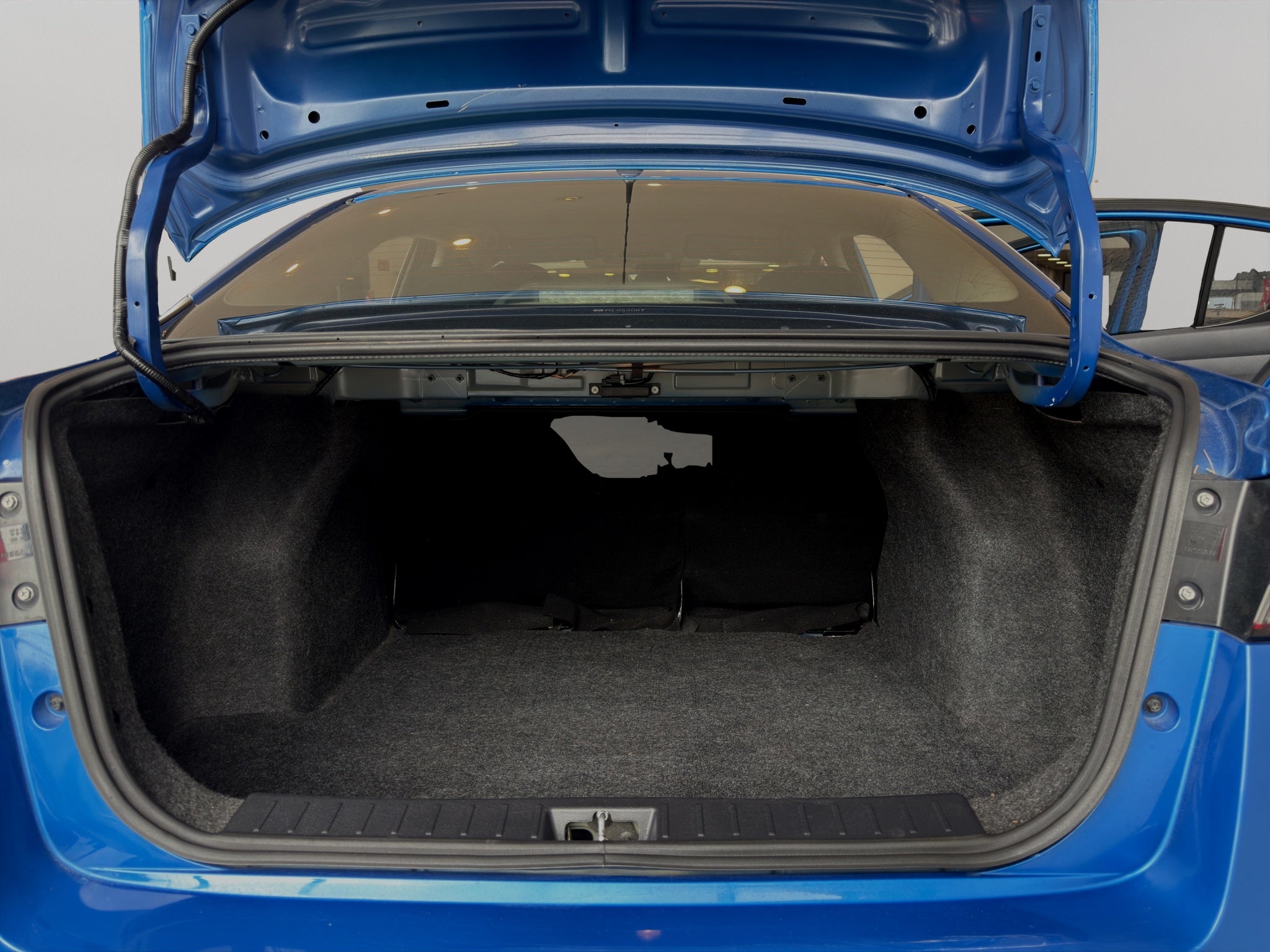 2024 Nissan Versa 4 pts. Sense, TM5, a/ac., R-15