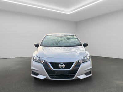 2022 Nissan Versa 4 pts. Sense, TM5, a/ac., VE, R-15 (línea anterior)