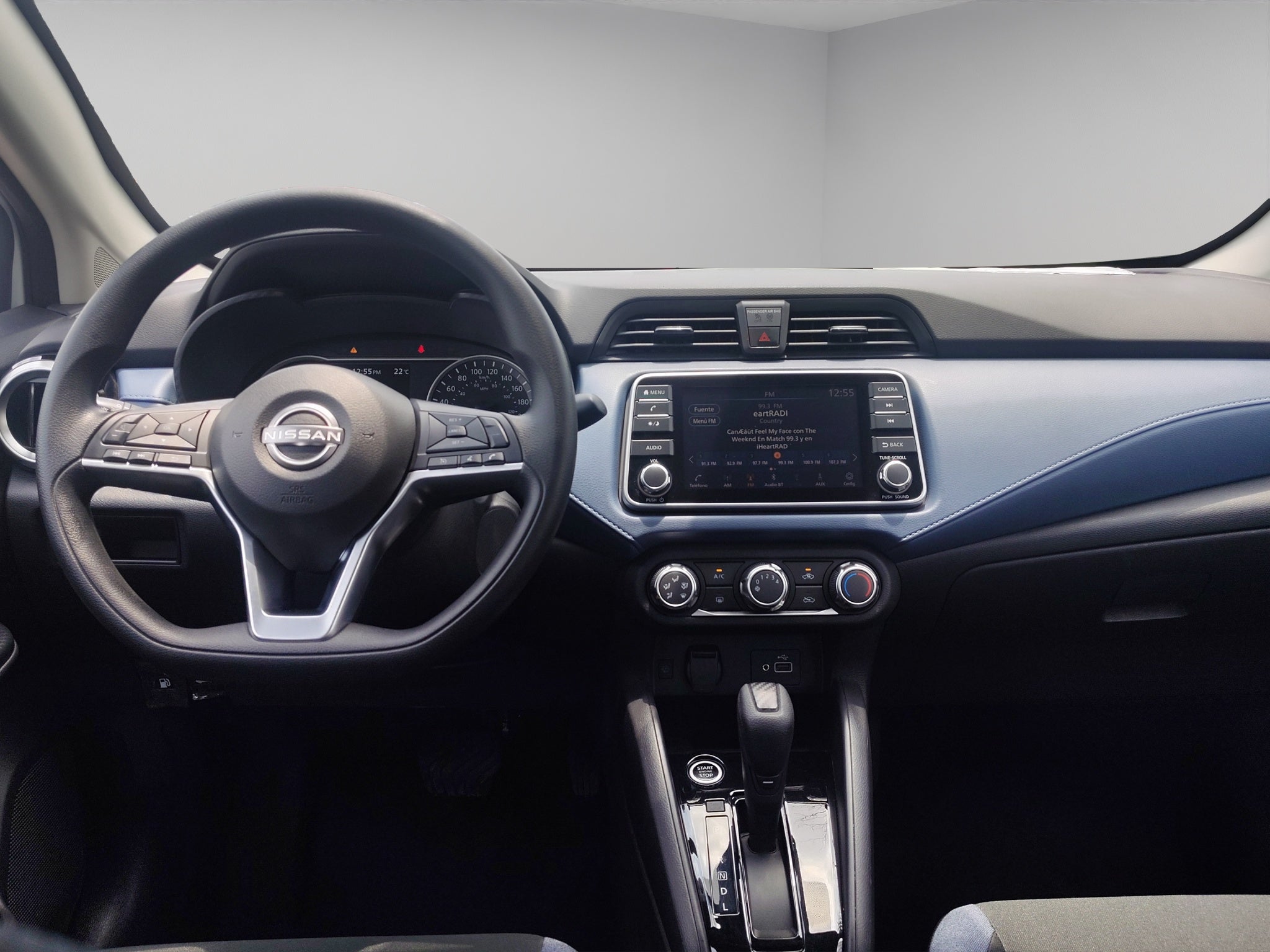 2025 Nissan Versa 4 pts. Advance, TM5, a/ac., f. niebla, RA-16 (línea anterior)