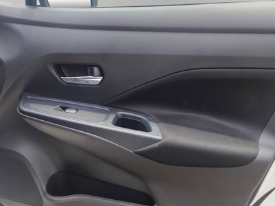 2025 Nissan Versa 4 pts. Advance, TM5, a/ac., f. niebla, RA-16 (línea anterior)
