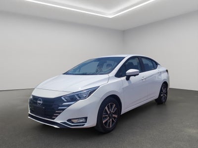 2025 Nissan Versa 4 pts. Advance, TM5, a/ac., f. niebla, RA-16 (línea anterior)
