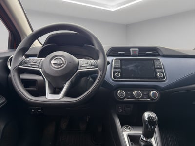 2024 Nissan Versa 4 pts. Advance, TM5, a/ac., f. niebla, RA-16