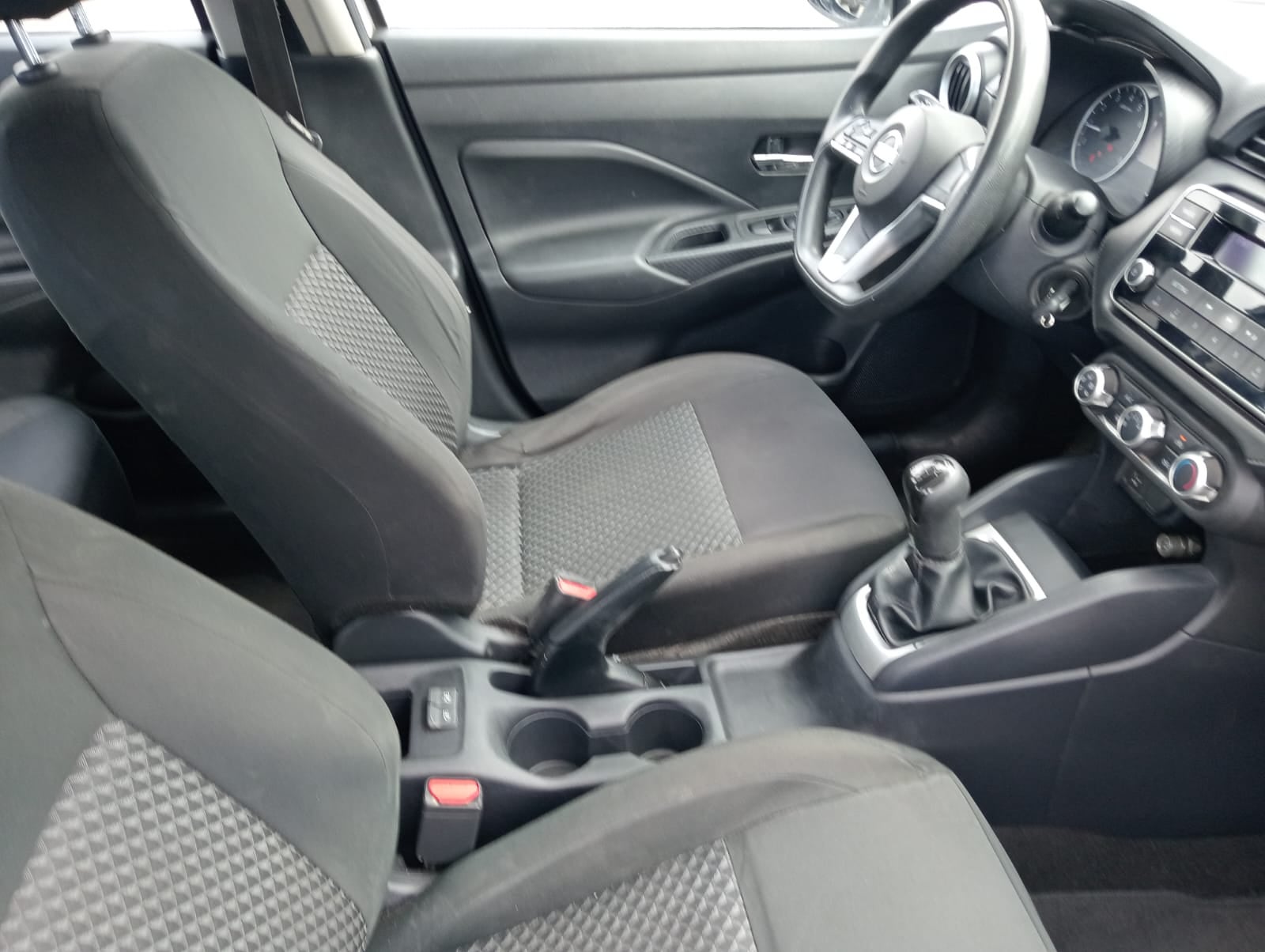 2021 Nissan Versa 4 pts. Sense, TM5, a/ac., VE, R-15