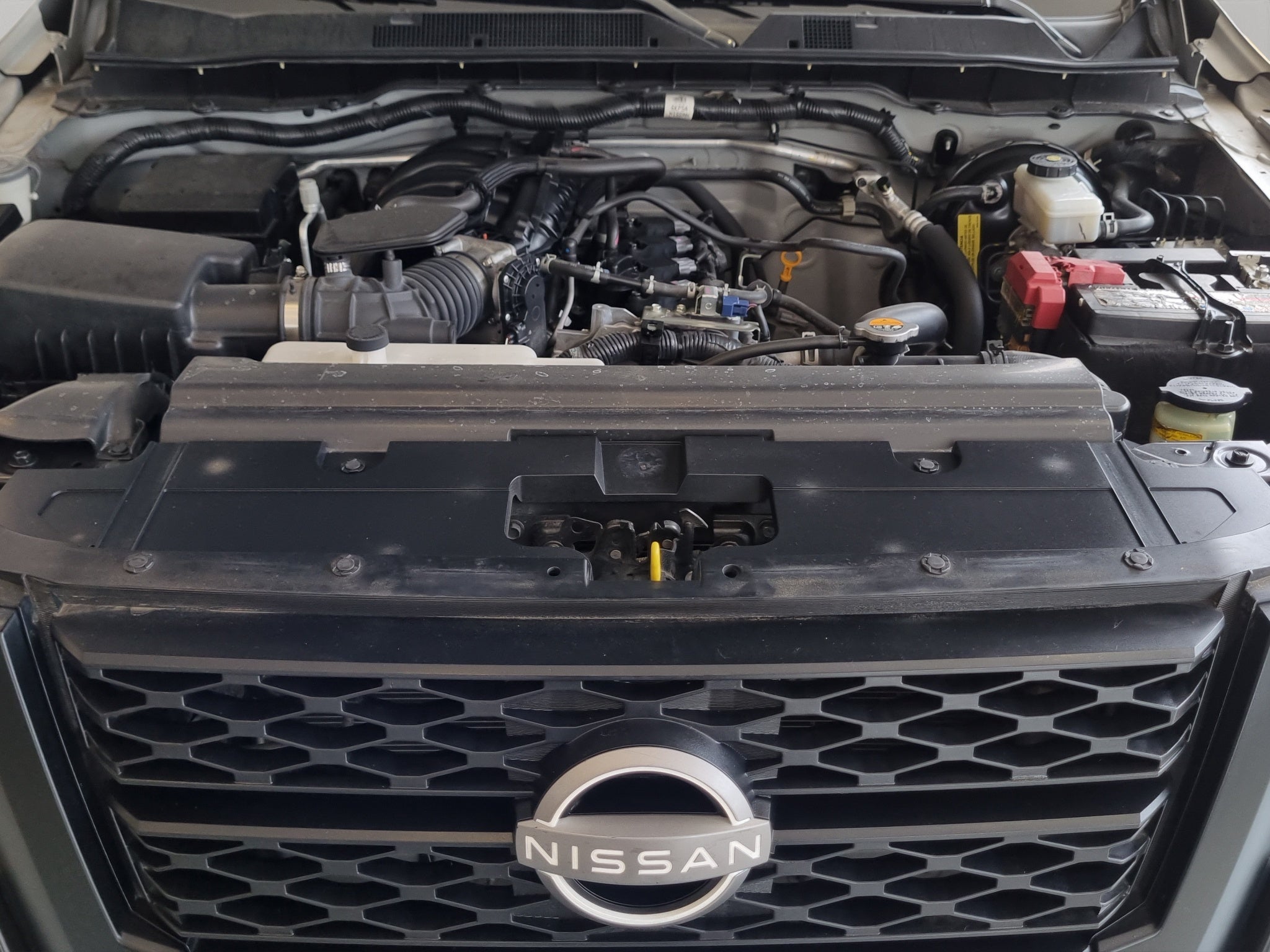 2023 Nissan Comerciales NP300 2 pts. Chas. Cab., TD, TM6, a/ac.