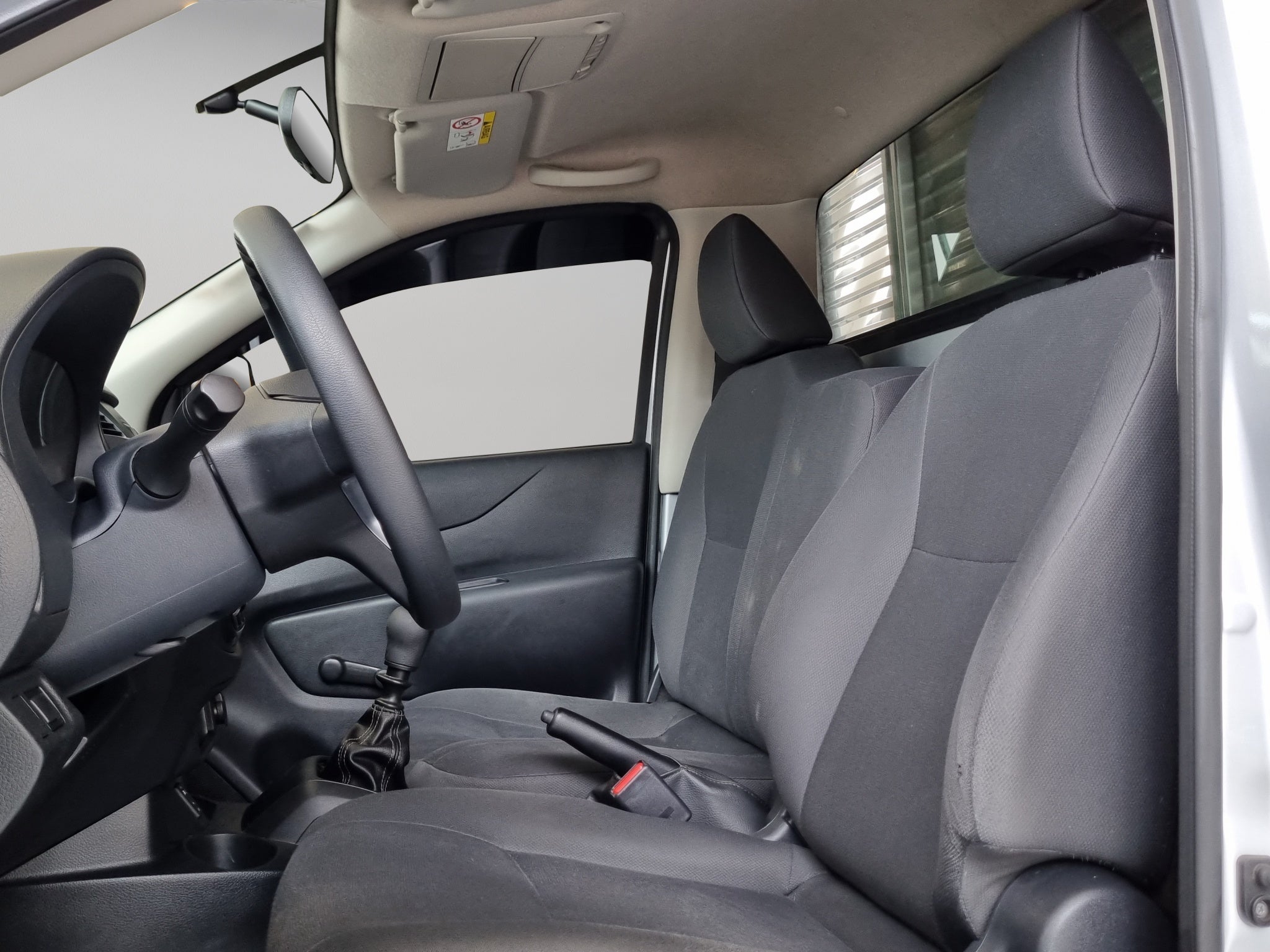 2023 Nissan Comerciales NP300 2 pts. Chas. Cab., TD, TM6, a/ac.