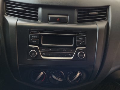2023 Nissan Comerciales NP300 2 pts. Chas. Cab., TD, TM6, a/ac.