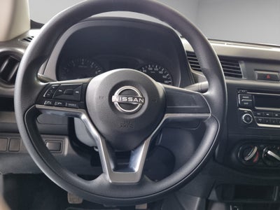 2023 Nissan Comerciales NP300 2 pts. Chas. Cab., TD, TM6, a/ac.