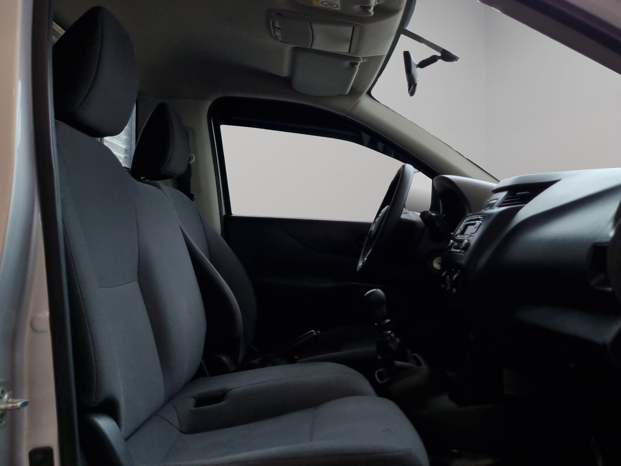 2023 Nissan Comerciales NP300 2 pts. Chas. Cab., TD, TM6, a/ac.