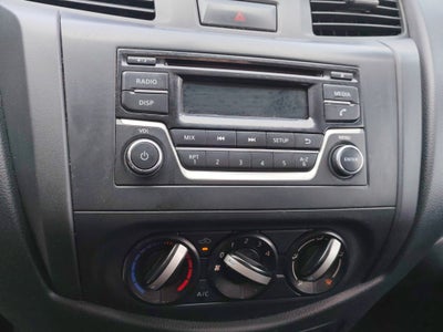 2023 Nissan Comerciales NP300 2 pts. Pick-Up, Cab. Sencilla, TM6, a/ac.