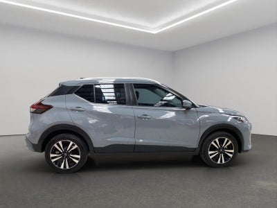 2025 Nissan Kicks VUD 5 pts. Play Advance, 1.6l, TM5, RA-17 (línea nueva)