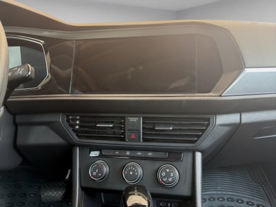 2022 Volkswagen Jetta A7 4 pts. Comfortline, 1.4T, TA, RA-16 (cambio de línea)