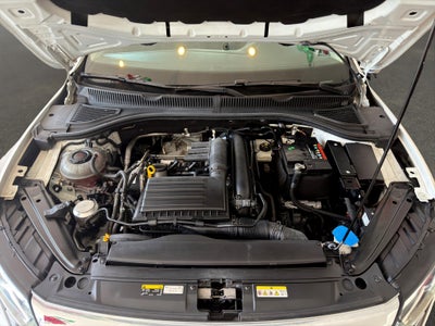 2022 Volkswagen Jetta A7 4 pts. Comfortline, 1.4T, TA, RA-16 (cambio de línea)