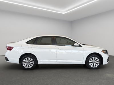 2022 Volkswagen Jetta A7 4 pts. Comfortline, 1.4T, TA, RA-16 (cambio de línea)